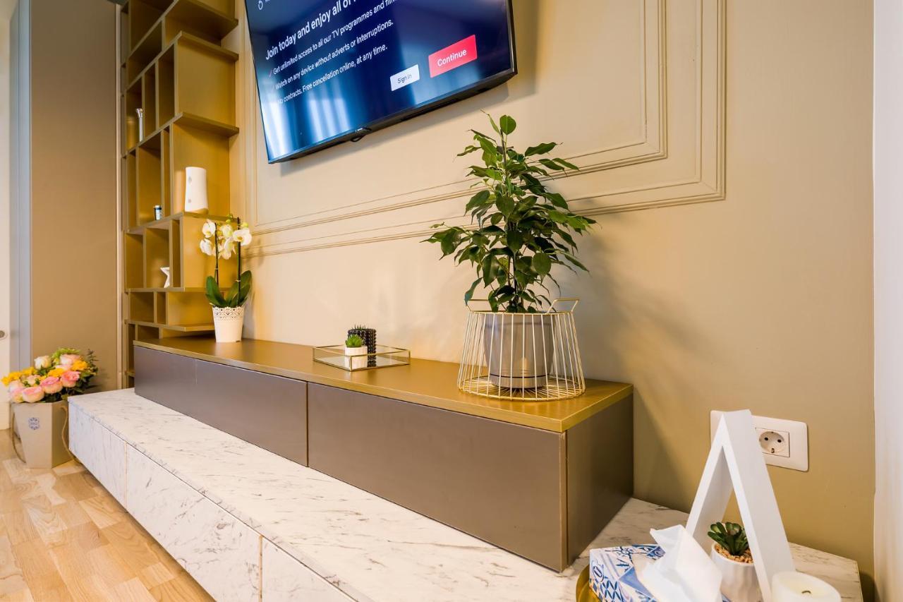 The Address Bucharest Apartment Bagian luar foto