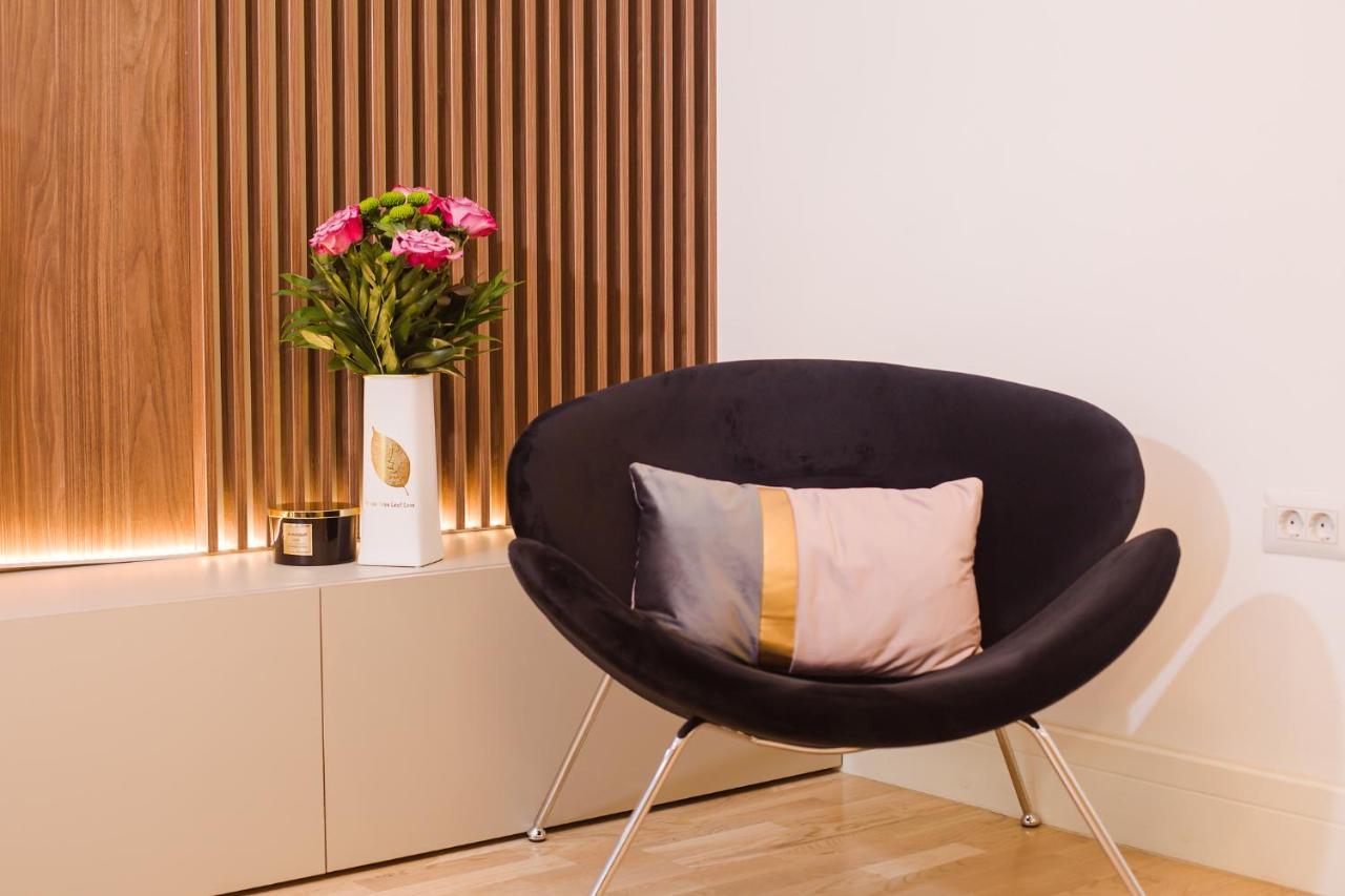 The Address Bucharest Apartment Bagian luar foto