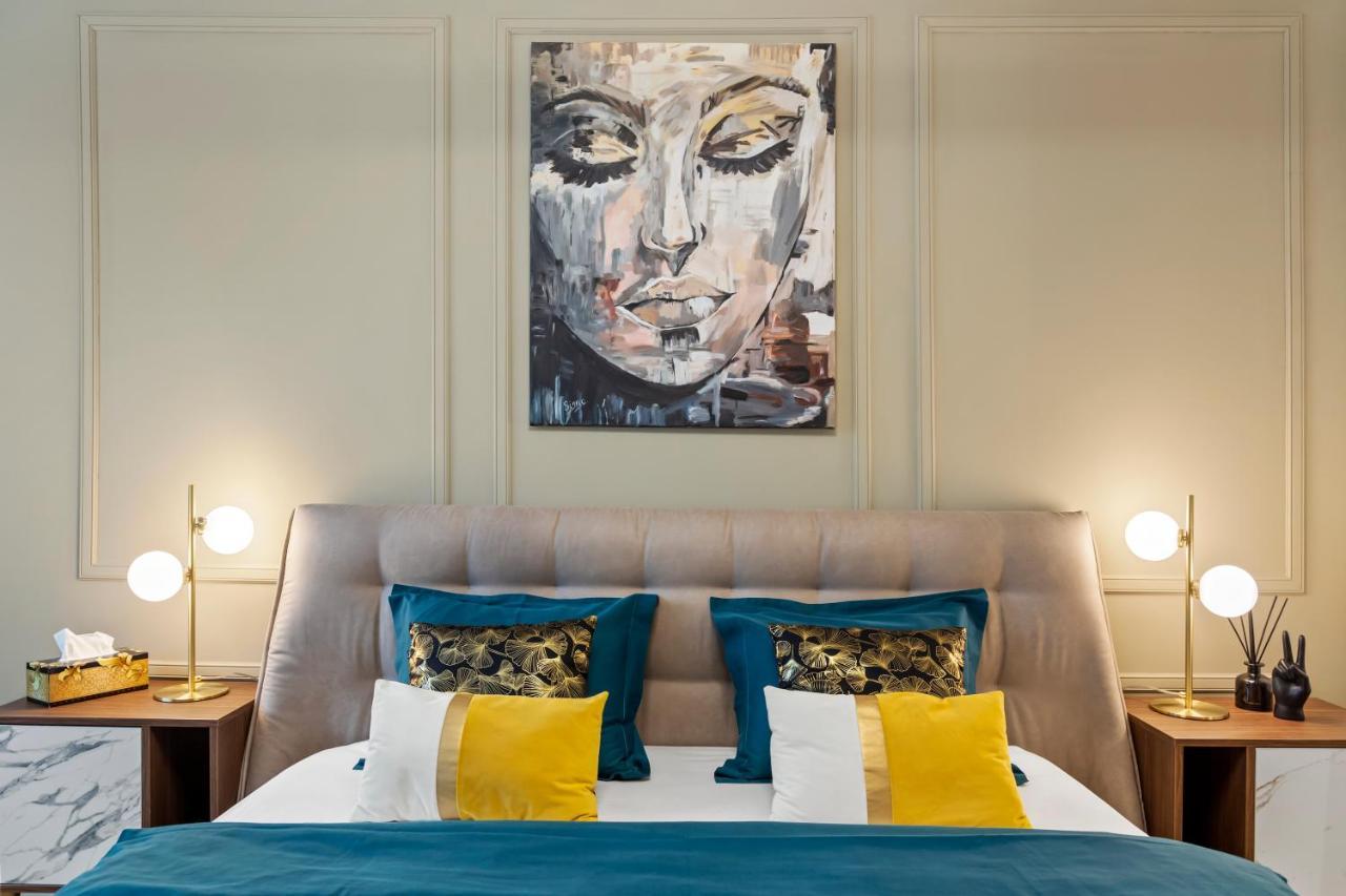 The Address Bucharest Apartment Bagian luar foto