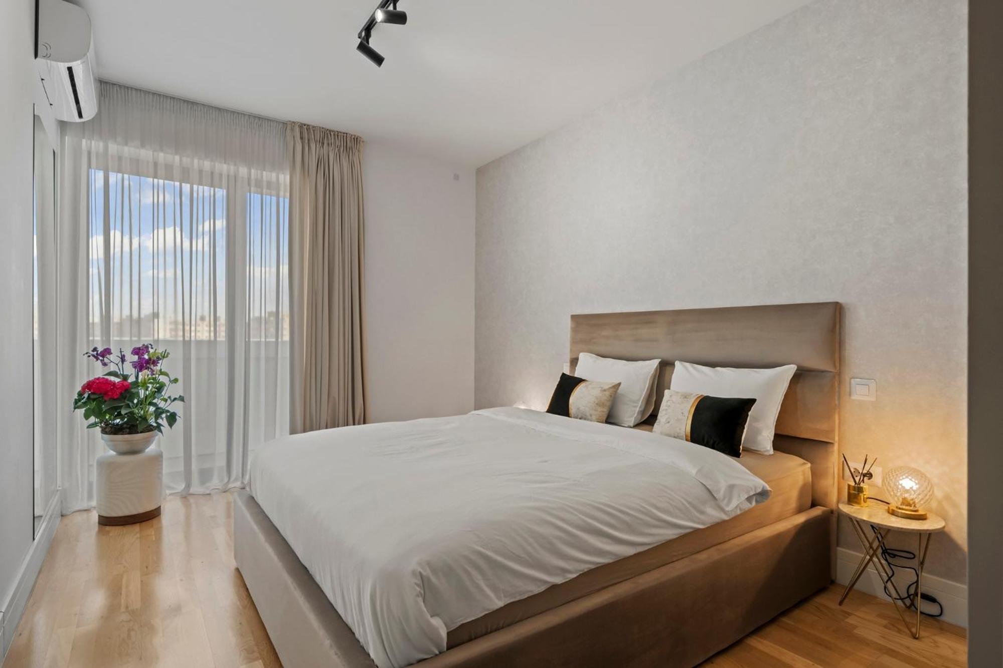 The Address Bucharest Apartment Bagian luar foto